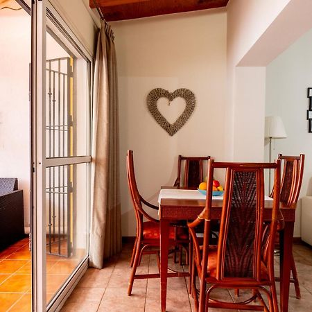Aoa Casa Triana Familiar Con Terraza Apartment Seville Ngoại thất bức ảnh