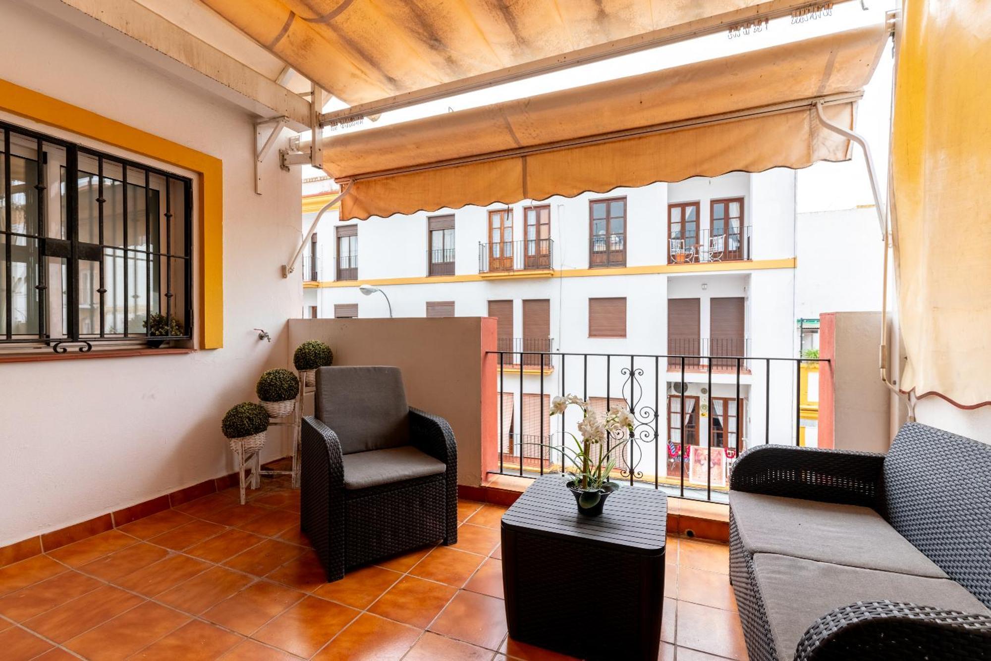Aoa Casa Triana Familiar Con Terraza Apartment Seville Ngoại thất bức ảnh